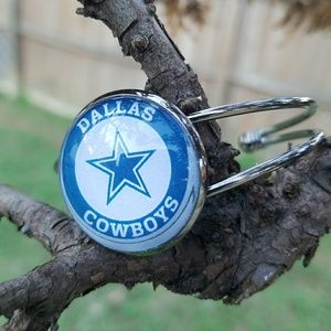 DALLAS LUX STUD BANGLE